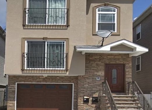 3924549 327 S Park St 2