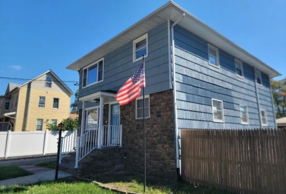 3929065 2007 Whittier St