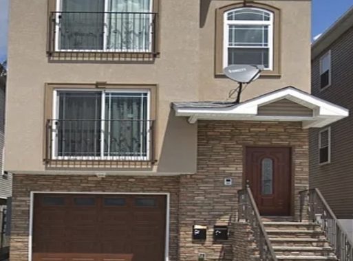 3924551 327 S Park St 2