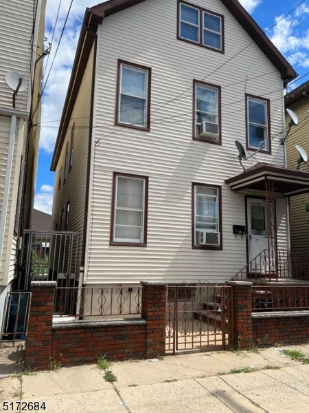 3801975 135 Ripley Pl 2