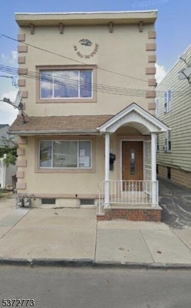 3976371 331 Amity Street