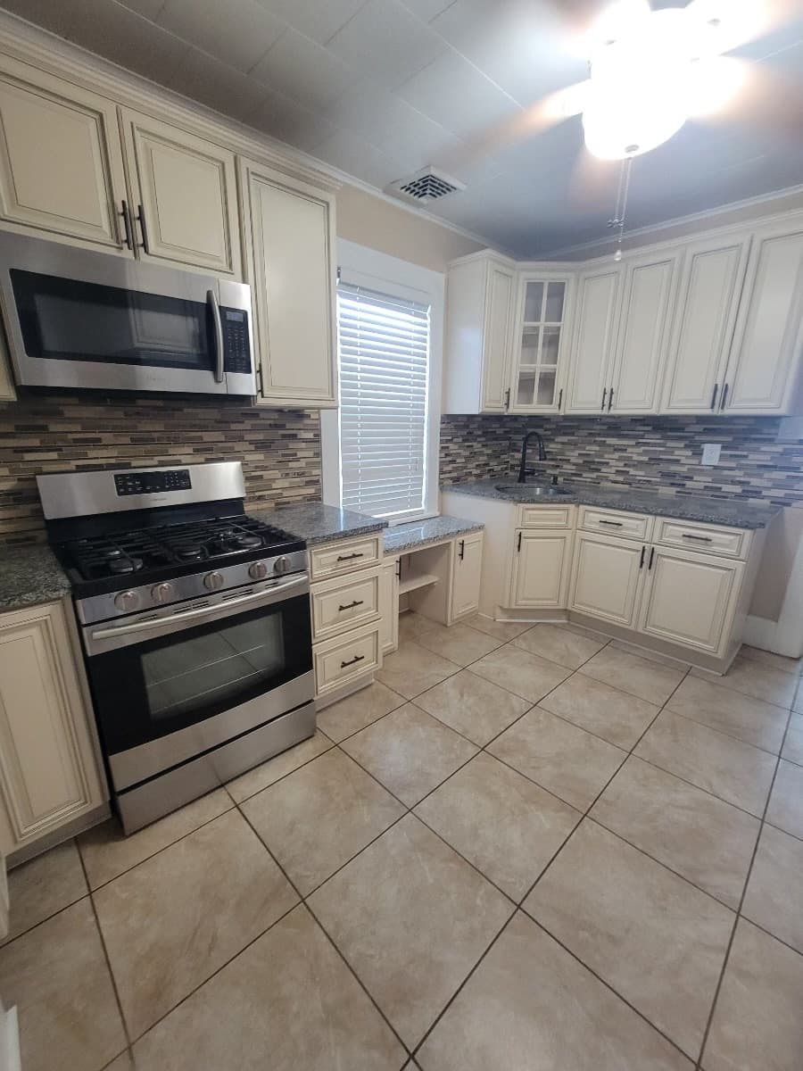 30700C1760124566337 Address unlisted