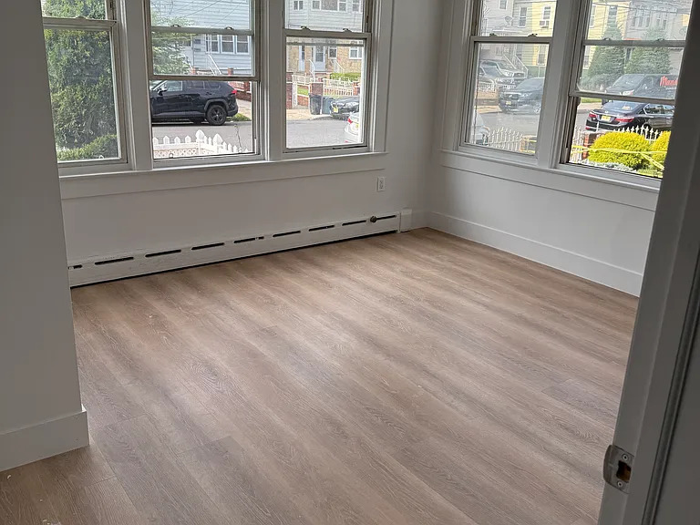 3982833 732 Pennington St