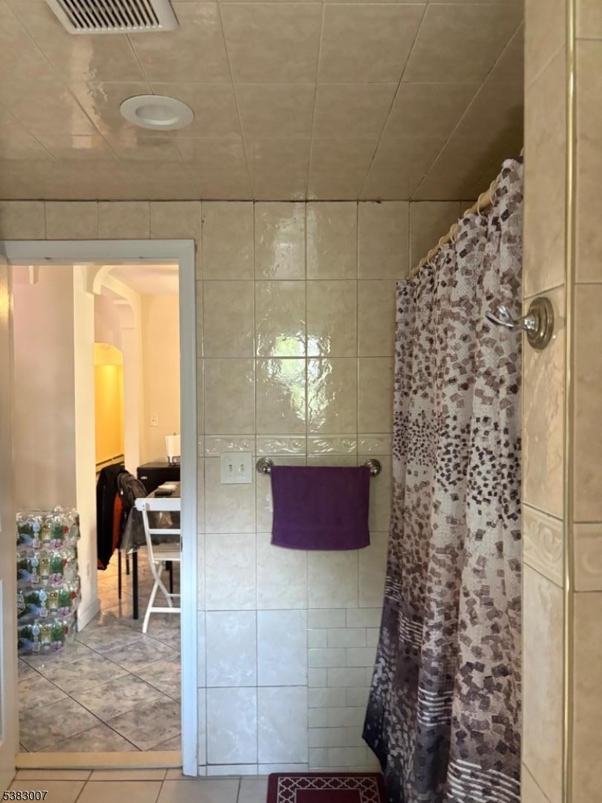 3985206 916 Roosevelt St