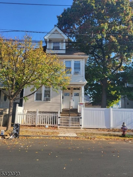 3932998 539 Court St