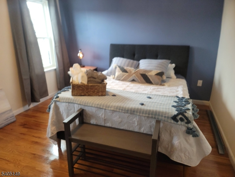 4004516 944 Flora St