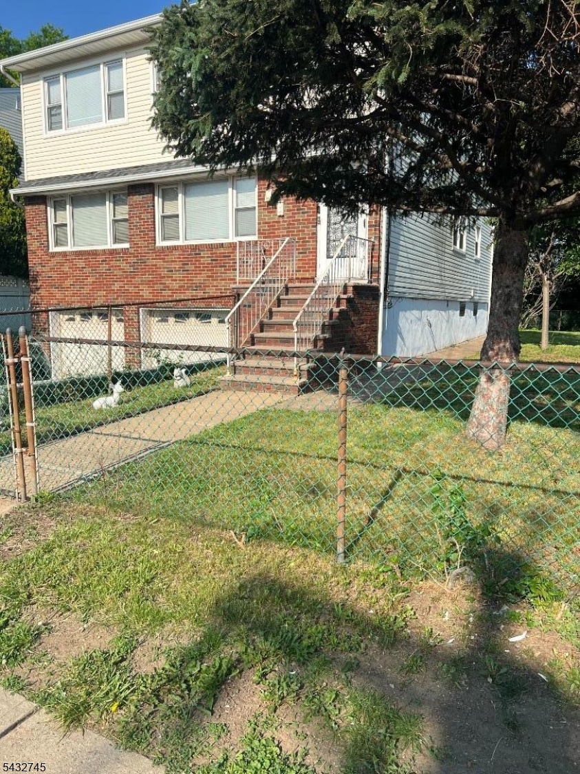 4028768 - 430 Clarkson Ave