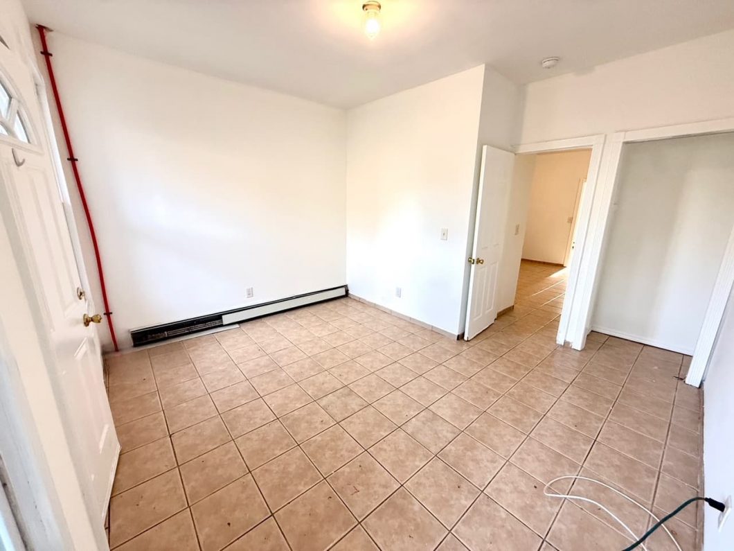 30700C1760123900745 - 653 4th Ave 1st Floor