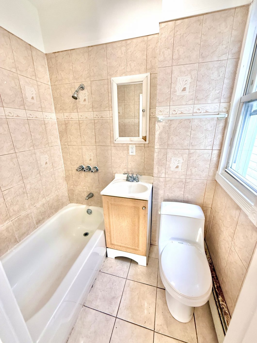 30700C1760124154951 - 653 4th Ave 2nd Floor