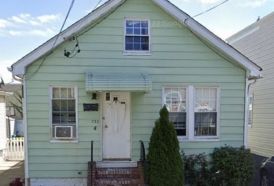 3863552 - 732 Essex Ave
