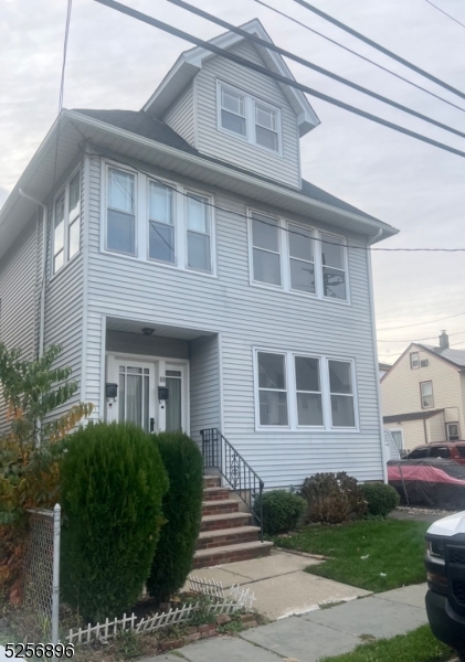 3875366 - 88 Dayton St