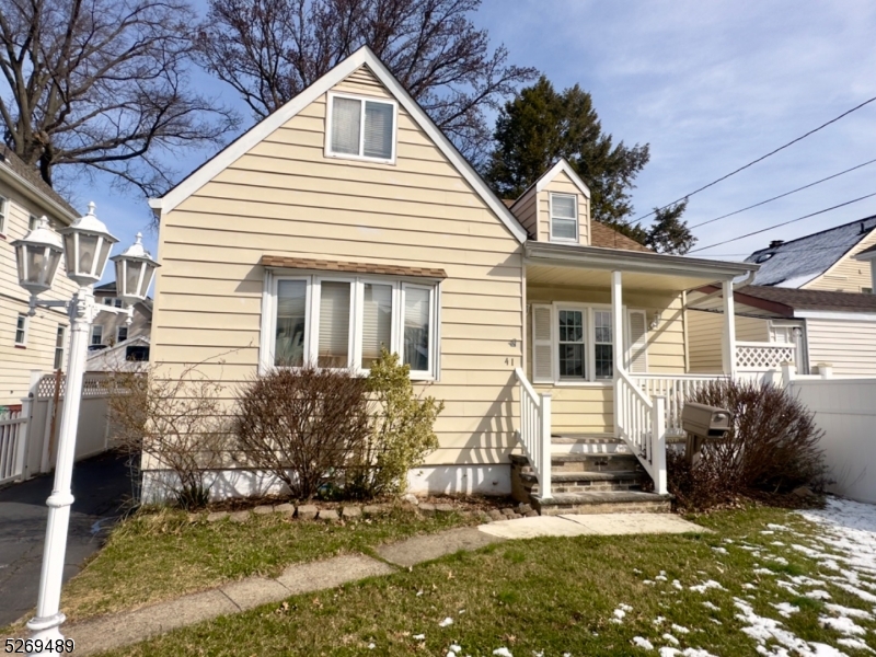 3885844 - 37 Bellevue