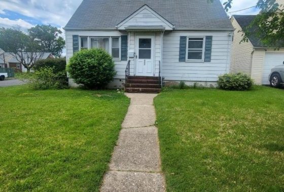 4029575 - 350 Elmwood Ter