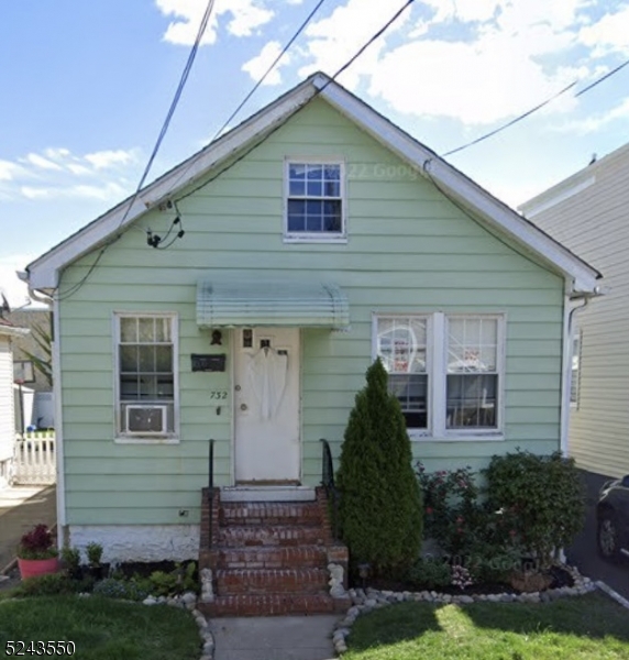 3863552 - 732 Essex Ave