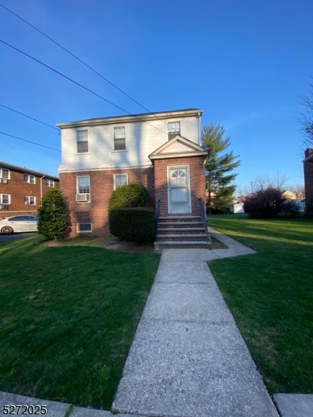 3888014 - 539 Hussa St