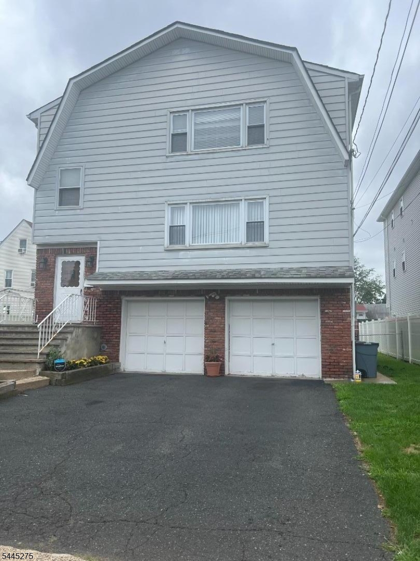 4039349 - 1024 Fanny St