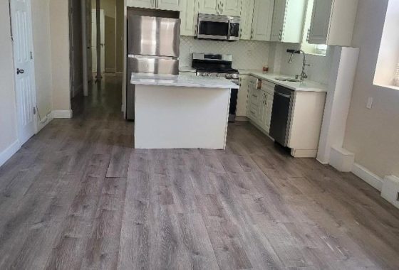 4051644 - 212 John St