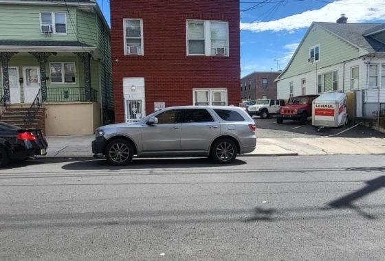 4058975 212 John St